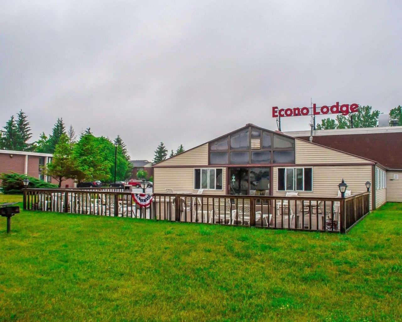 Adirondack Efficiencies Hotel Watertown Kültér fotó