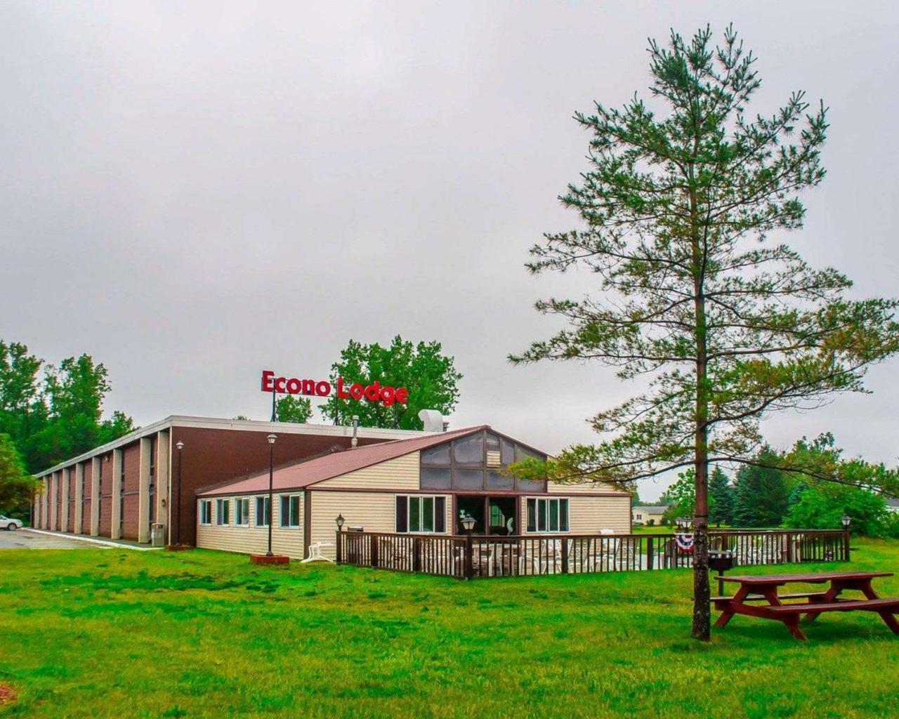 Adirondack Efficiencies Hotel Watertown Kültér fotó